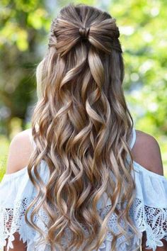 Trendy We Fryzurach, Prom Hairstyle, Simple Prom Hair, 2024 Prom, Hairstyle Trends, Prom Hairstyles For Long Hair, Long Wavy Hair, Haircuts For Long Hair, Prom Hairstyles