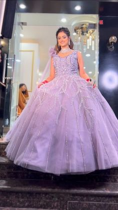 Purple Gown Design, Dress For Women Wedding Indian, Gown Dress For Engagement, Gown Designs Indian Wedding Dresses, Gaouns For Women, Party Wear Gaun, One Piece Dress For Wedding, Gawon Dress Beautiful, Gown Hand Design