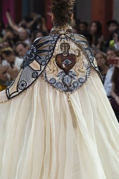 Guo Pei Couture, Guo Pei, Chanel Cruise, Chanel Couture, Diane Kruger, Chanel Vintage