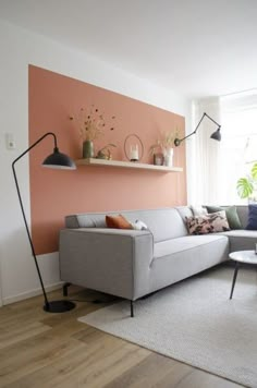 Painted Shapes On Wall Living Room, Minimalist Wall Painting Ideas, Subtle Accent Wall Living Room, Color Blocking Living Room, Color Block Wall Living Room, Diagonal Painted Wall, Terracotta Walls Living Room, Home Upcycling, Curved Wall Decor Ideas