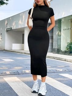 Body Con Dress Outfit Casual, Chic Feminine Style, Bodycon Skirt Outfit, Body Con Dress Outfit, Bodycon Outfits, Streetwear Girl, Casual Chic Outfit, Modest Fashion Outfits, Curvy Outfits