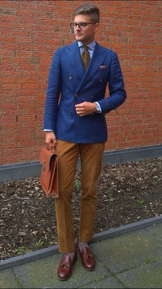 Brown Pants Combination, Outfit Brown Pants, Mens Suit Colors, Blue Sports Jacket, Brown Pants Men, Interchangeable Wardrobe, Nice Suits, Brown Pants Outfit, Linen Suits For Men