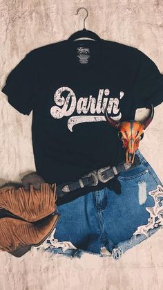 Midnight Darlin' Tee Country Girl Outfits, Country Chic Outfits, Nashville Outfit, Lady Antebellum, Country Style Outfits, Cute Country Outfits, Looks Country, Nashville Outfits, Rodeo Outfits