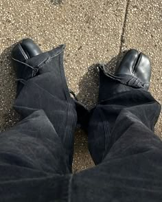 Tabi Boots, Tabi Shoes, Margiela Tabi, N Shoes, Mens Outfit Inspiration, Martin Margiela, City Style