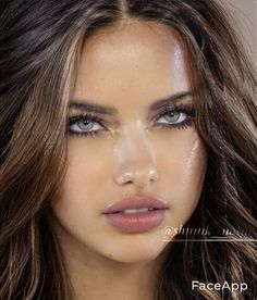 Adriana Lima Edited Photo, Adriana Lima Eyes, Adriana Lima Hair, Adriana Lima Makeup, 2000s Makeup Looks, Miracle Workers, Adriana Lima Style, Adriana Lima Young, Victoria Secret Makeup