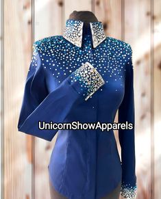 We Specialise in Showmanship, Horsemanship, Western Rodeo Queen Jackets, Show shirts, Show Pad and Show vest. Unveiling our Brand New Blue and Silver Show shirt done by UnicornShowApparels ❤️ All the designs are made with beautiful pattern and comfortable material to avoid any problems related to design and fitting with a scope of future alterations. We priorities your comfort for your riding, by using high quality strechable cloth,which gives you freedom to move effortlessly being light, cool, comfortable and stylish. In our expressive designs We also offer our customers to use Leather instead of rexin in our Swirls Pattern and in different styles, In terms of crystals and stones we use Imported Material Preciosa like in this jacket. So we offer both exclusive and inexpensive designs to m Western Pleasure Show Outfits, Horse Show Shirts Western, Western Horse Show Outfits, Horse Show Outfits, Rodeo Queen Outfits, Western Pleasure Outfit, Horsemanship Shirt, Horse Riding Shirt, Showmanship Jacket