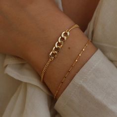 Silver Bracelet For Women, Hardware Jewelry, Silver Bracelets For Women, Body Chains, Gold Luxury, Elegant Bracelet, Chain Design, Girly Jewelry