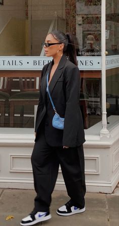 Suit And Crop Top Outfit, Black Elegant Outfit Aesthetic, Streetwear Fashion Petite Women, Streetwear Outfit Plus Size Women, Outfit Inspo For Seattle, Date Night Lesbian Outfits, Makeup Artist Outfit Fashion, Formal Streetwear Outfits, Soho Street Style New York