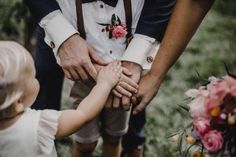 Was ist eine Hochzeitsversicherung? | ThePerfectWedding    #hochzeit #versicherung #hochzeitsfeier Wedding Poses With Kids, Wedding Pictures Family, Wedding Pictures With Kids, Wedding Photos With Children, Mountain Top Wedding, Parents Wedding, Wedding With Kids, Family Wedding, Best Day Ever