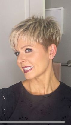 Pixie Styling, Messy Pixie Haircut, Short Textured Hair, Super Short Haircuts, Short Hair Back, Short Spiked Hair, Short Silver Hair, Going Grey, Shaggy Short Hair