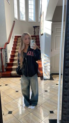 #outfits #inspiration #newyork #jeans #cute Street Style School Outfits, Movie Theaters Outfit, Cold Outfit Inspo For School, Outfits To Shop In, Winter Outfits Jordans, Miss Me Jeans Outfit Casual, Parent Field Trip Outfit, Outfit Inspirations 2024, Outfits With Baggy Blue Jeans