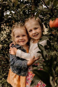 I love going to Apple Orchards! Apple Orchard, Family Photoshoot