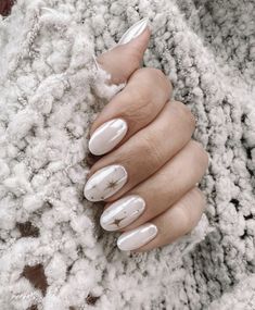 Bye Nails, Elegant Neutral Nails, Golden Nails Designs, White Chrome Nails, Bridal Nails Designs, Latest Nail Designs, Golden Nails, Milky Nails, Purple Acrylic Nails