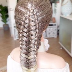 I 🧡 this beautiful braid updo! Do you like? 👍🏻 or 👎🏻? #braidsformyhair #braids #braidsbraidsbraids #braidtutorial #waterfallbraid… | Instagram Braid Hairstyle