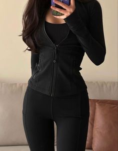 Gym Tops Women, Summer Workout Outfits, Gymwear Outfits, Yoga Crop Tops, Gym Outfits, Looks Party, Lululemon Jacket, Summer Workout