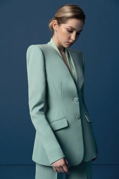 This blazer is perfect for making a polished impression. Its structured design and lapelless feature offer a sleek and modern silhouette, ensuring you look professional and stylish. Beaded Clothes, Washing Symbols, Estilo Kardashian, Product Tags, Women Suits, Crepe Blazer, Ideal Image, Structured Design, Princess Mary