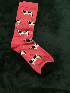 1 pair of cute cow pink novelty socks  Unisex Check out my page for more similar items!  Free UK Shipping on ALL orders 😊 Cow Socks, Animal Socks, Slouch Socks, Dog Socks, Yoga Socks, Bamboo Socks, Pink Socks, Cute Cow, Sock Animals