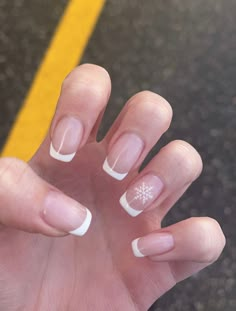 Shellac Christmas Nails Snowflakes, Christmas Nails Simple Snow Flake, Nails Acrylic Square Christmas, Short Christmas Nails Snowflake, Snowflake Biab Nails, French Tips And Snowflakes, French Tip And Snowflake, French Tip With Snowflake On Ring Finger, December French Nails