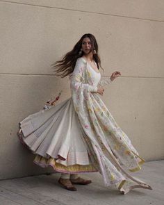 Sonam Bajwa, Indian Bridesmaid Dresses, Trendy Outfits Indian, Indian Outfits Lehenga, Punjabi Fashion, Indian Bride Outfits, Anarkali Dress Pattern