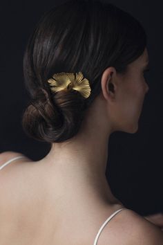 Ginkgo Minimalistic Bridal Haircomb Gold Wedding Haircombs Autumn Bridal Hairpiece Minimalist Bridal Hairaccessory Simple Wedding Jewelry - Etsy UK Modern Hair Styles, Simple Wedding Jewelry, Elopement Attire, Gold Bridal Hair Accessories, Bridal Hair Ornaments, Angel Wedding, Rose Gold Hair Accessories, Wedding Jewelry Simple, Hair Veil