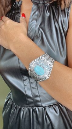 Complete your look with the Turquoise Stone Cuff Bracelet! Western bracelet Silver Turquoise Style Wide Leg Jeans, Western Bracelets, Bride Top, Bow Belt, Dresses By Length, Accessories Jewelry Necklace, Bracelet Silver, Chic Boutique, Silver Turquoise