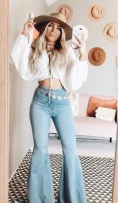 Fall Bell Bottoms Outfit, Fashion Outfits Dresses, Cowgirl Style Outfits, Outfits Con Jeans, Look Jean