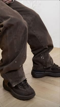 Yeezy Desert Boots Outfit Men, Yeezy Desert Boots Outfit, Desert Boots Outfit, Yeezy Desert Boots, Minimal Streetwear, Brown Shoes Men, Yeezy Boots, Fashion Silhouette, Boys Fits