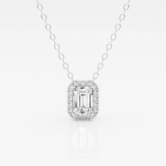 Luxury Solitaire Necklace With Halo Setting As Gift, Luxury Square Pendant Diamond Necklace With Brilliant Cut, Luxury White Gold Diamond Necklace With Square Pendant, Halo Style, Halo Pendant, Yellow Gold Chain, Stunning Jewellery, Diamond Halo, Style Necklace