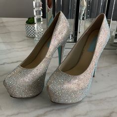 Beautiful Rhinestone Platform Heals. Betsey Johnson Shoes, Shoes Blue, Blue Shoes, Betsey Johnson, Color Blue, Women Shoes, Women Shopping, Blue, Clothes