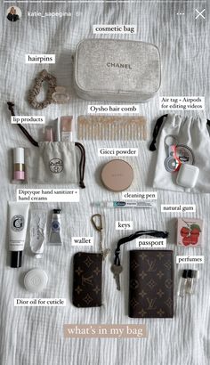 Aesthetic Pouches, What’s In My Purse, Toiletry Bag Essentials, What's In My Bag Aesthetic, Pouch Essentials, What Is In My Bag, Purse Necessities, Summer Bag Essentials