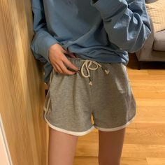 Product Title :Contrast Trim Shorts WI42 Product Measurements cm Size Waist Total Length Hips S 60-86 33 98 M 62-88 34 100 L 64-90 35 102 S 23.6-33.9 13 38.6 M 24.4-34.6 13.4 39.4 L 25.2-35.4 13.8 40.2 Product Details Material: 100% Polyester Color: Black Simple Evening Gown, Kawaii Store, Warm Pajamas, Night Club Dress, A Line Evening Dress, Sports Shorts Women, Mens Pajamas Set, Summer Fashion Beach, Mini Dress Fashion