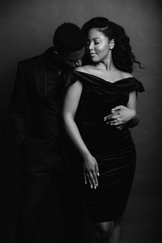 Couple Picture Romantic, Pre Weeding Pose Photography Studio, Engagement Photo Black Couple, Couple Photo Shoots Ideas, Anniversary Photo Shoot Ideas Studio, Wedding Pre Shoot Ideas, Studio Engagement Shoot Black Couple, Photo Shoot For Couples Posing Ideas, Couple Balcony Pictures