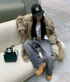 Fur Coat Outfit Aesthetic, Fashion Killa Aesthetic, Timberlands Outfit, Fur Coat Outfits, Timberland Outfit, Fur Jacket Outfit, Different Body Sizes, Fur Outfit, Fur Coat Outfit