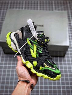 Balenciaga Top, Shoes Balenciaga, Streetwear Sneakers, Balenciaga Shoes, Sneakers Men Fashion, Hiking Shoes