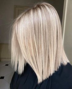 Long Bob Hairstyles For Thick Hair, Summer Blonde Hair, Cool Blonde Hair, Bob Hairstyles For Thick, Ash Blonde Hair, Hair Shades, Long Bob Hairstyles