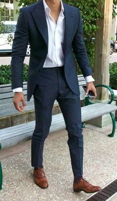 Suits Style For Men, Men’s Suit No Tie, Navy Suit No Tie, Men’s Navy Suit, Navy Suits Men, Suits For Men, Suit With No Tie, Men In Navy Suits, Classy Suits Men