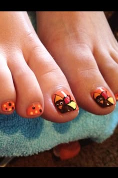 Thanksgiving nail art!! November Toe Nails, Thanksgiving Toenail Designs, Thanksgiving Fingernails, Thanksgiving Toenails, Thanksgiving Toes, Thanksgiving Pedicure, Toe Nail Designs Fall, Harvest Nails