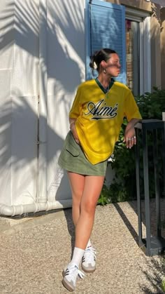 not mine Summer Outfits Curvy, Samba Outfit, Inspo Fits, Ootd Ideas, Cool Fits, Summer Inspo, Streetwear Fashion Women