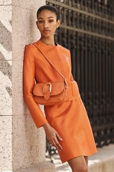 Ralph Lauren Resort 2022 Fashion Show | Vogue Ralph Lauren Resort, Ralph Lauren Looks, Trend Board, Chique Outfit, Dark Autumn, Classic Women, Ralph Lauren Collection, Fashion Trend, Look Fashion