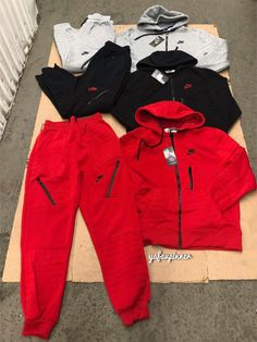 Nike Tracksuit Set, Ensemble Jordan, Gifts Laser Cut, Nike Wear, Nike Sweatsuit, Champion Clothing, Gifts Luxury, Cute Nike Outfits, Cute Lazy Outfits