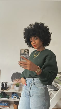 Black Woman Casual Style, Street Wear Black Women Aesthetic, Natural Hair Fashion Outfits, Black Women Colorful Outfits, Black Women Fashion Aesthetic, Midsize Fall Outfits Black Women, Midsize Black Woman, Boho Black Women Aesthetic, Black Women Style