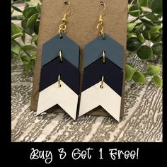 Rep your favorite pro, college, or high school team with this set of earrings.  If you don't see your team color feel free to message us for a custom design:) Volleyball Leather Earrings, Team Earrings, Sports Team Earrings, Mom Earrings, Chevron Arrows, Arrow Earrings, Color Earrings, School Team, Football Mom