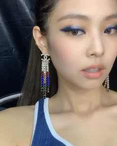 Blue Eyeshadow Looks Asian, Aesthetic Blue Eyeshadow, Blue Eye Makeup Asian Eyes, Asian Blue Eye Makeup, Blue Makeup Looks Asian, Blue Eyeshadow Asian Eyes, Blue Eyeshadow Korean, Blue Eye Makeup Asian, Navy Makeup Looks Simple