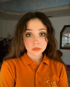 Orange Makeup Looks Halloween, Halloween Makeup Looks Cute, Make Up Halloween Aesthetic, Orange Makeup Looks, Quirky Makeup, 60's Makeup, 70s Makeup, Orange Makeup