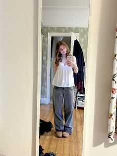 outfit inspo fashion brandy melville babydoll top lowmel uggs urban outfitters fit inspo ootd Brandy Melville Outfits, Babydoll Top, Fit Inspo, Brandy Melville, Brandy, Urban Outfitters, Ootd, Outfit Inspo, Pins