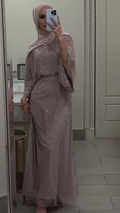 Hijabi Dresses Graduation, Glam Dresses Hijab, Hijab Red Carpet, Party Outfit With Hijab, Prom Outfits Hijab, Gown Hijab Style, Classy Dress Hijab, Islamic Wedding Guest Outfits