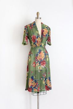 Green Vintage Dresses, Vintage Dresses 30s, Sheer Floral Dress, Vintage Green Dress, Vintage 1930s Dress, Robes Vintage, 1930s Dress, 30s Fashion, Cute Dress Outfits