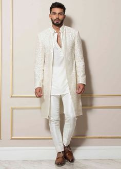 Wedding Suit Ideas For Men, Groom Attire Navy, Modern Groom Attire, Suit Ideas For Men, Indowestern Outfits For Men, Wedding Suit Ideas, Traditional Indian Mens Clothing, Indian Wedding Suits Men