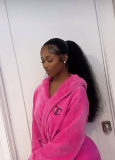 Baddie Ponytail Hairstyles, Low Maintenance Hairstyles Black Women, Ponytail Install, School Selfies, Low Ponytail Hairstyles, Pink Suitcase, Slicked Back Ponytail, Weave Ponytail Hairstyles