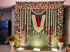 Pelli Kuthuru Decoration At Home, Stage Decoration Photos, Indoor Wedding Decorations, Reception Stage, Reception Stage Decor, Home Flower Decor, Diy Floral Decor, Flower Garland Wedding, Stage Decor